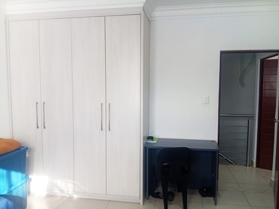4 Bedroom Property for Sale in Heuwelsig Free State